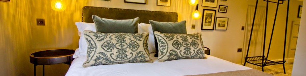 Rhino Lodge at Port Lympne resized for website 1.JPG