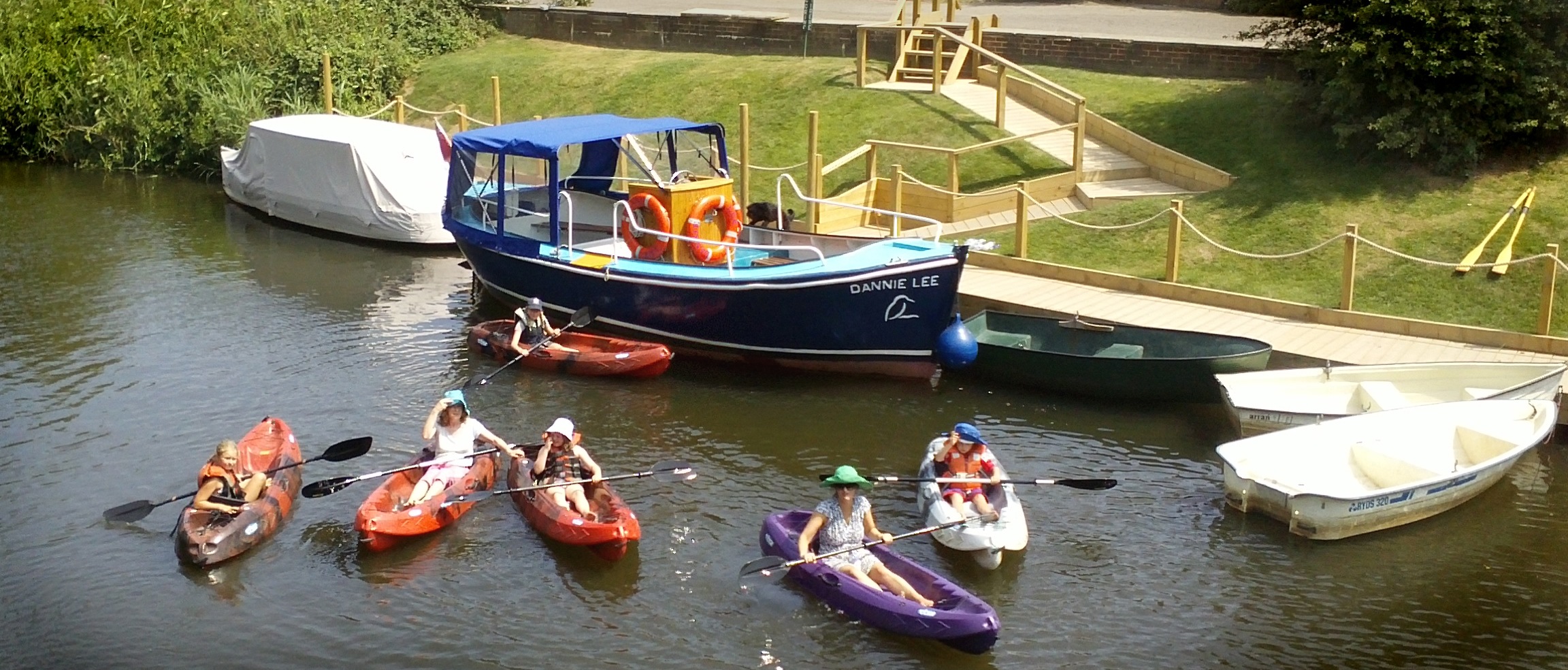 Bodiam Boating boats on the bank(c).jpg