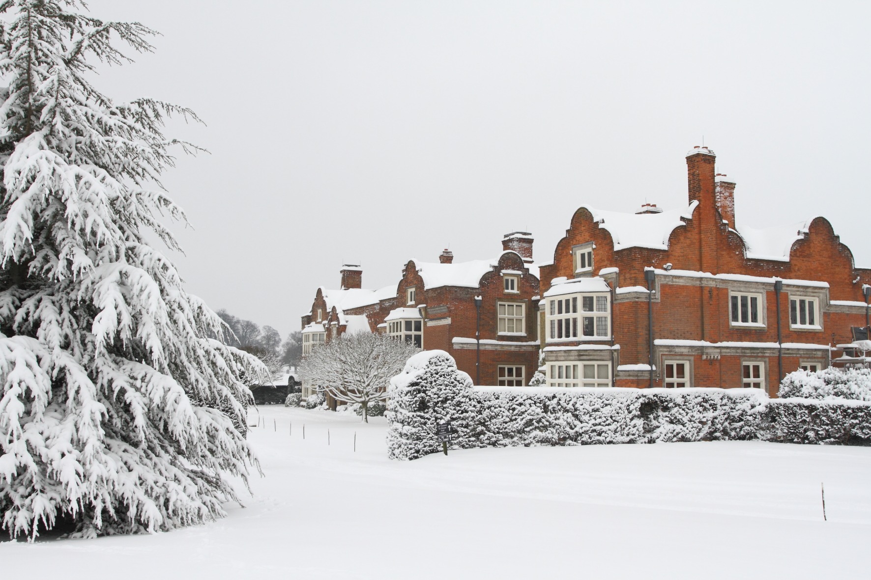 godinton-house-snow-image.jpg